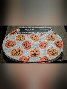 NWT set of 4 Tahari Home Halloween/Pumpkin  Oval Braided Placemats 13 x 19